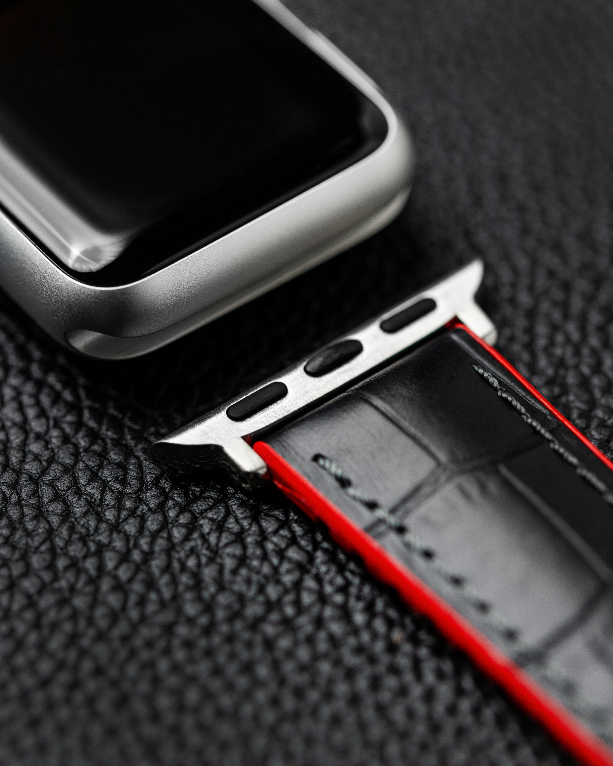 hirsch-productdetail-andy-red-applewatchadapter-high-06