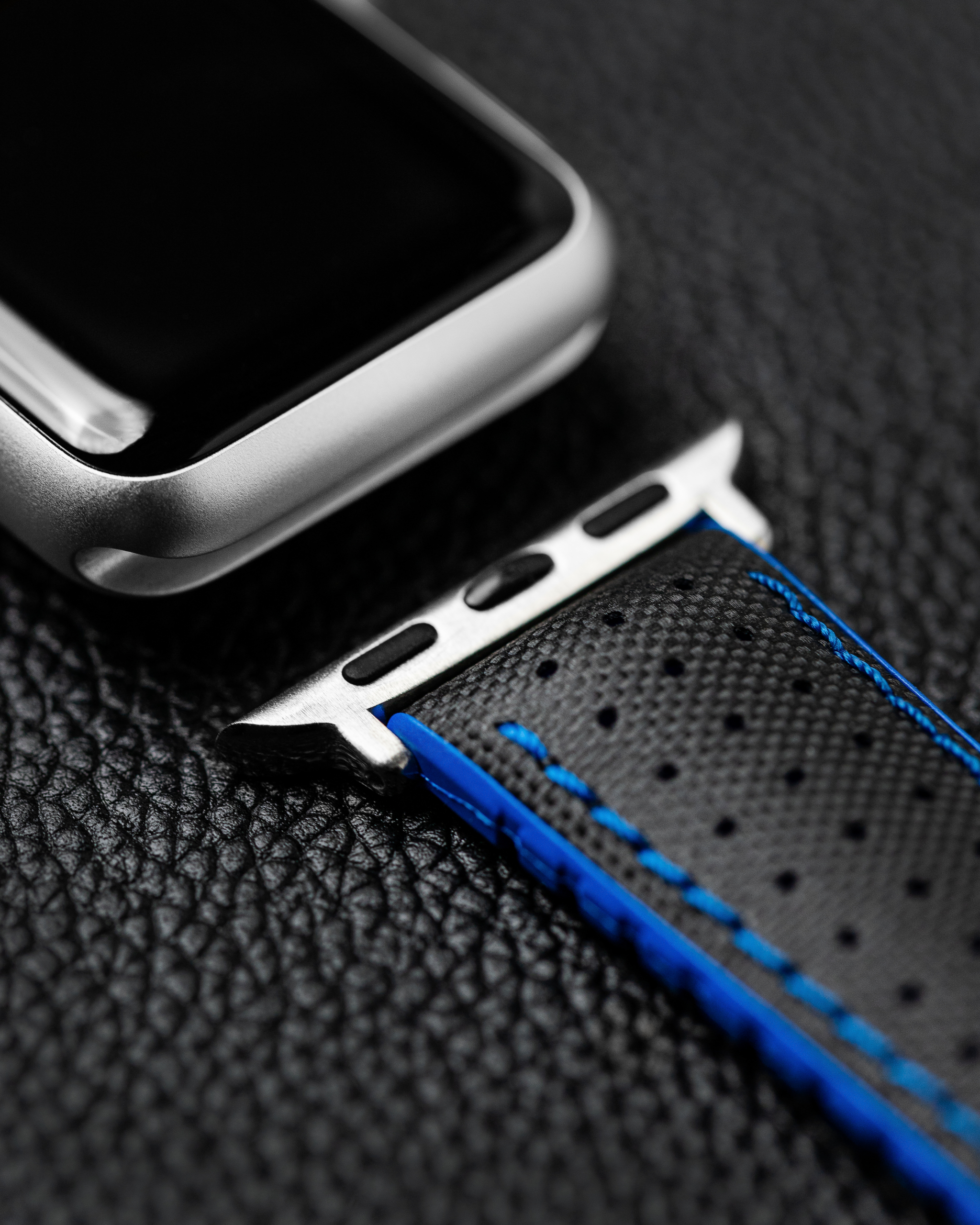 hirsch-productdetail-robby-blau-applewatchadapter-high-06