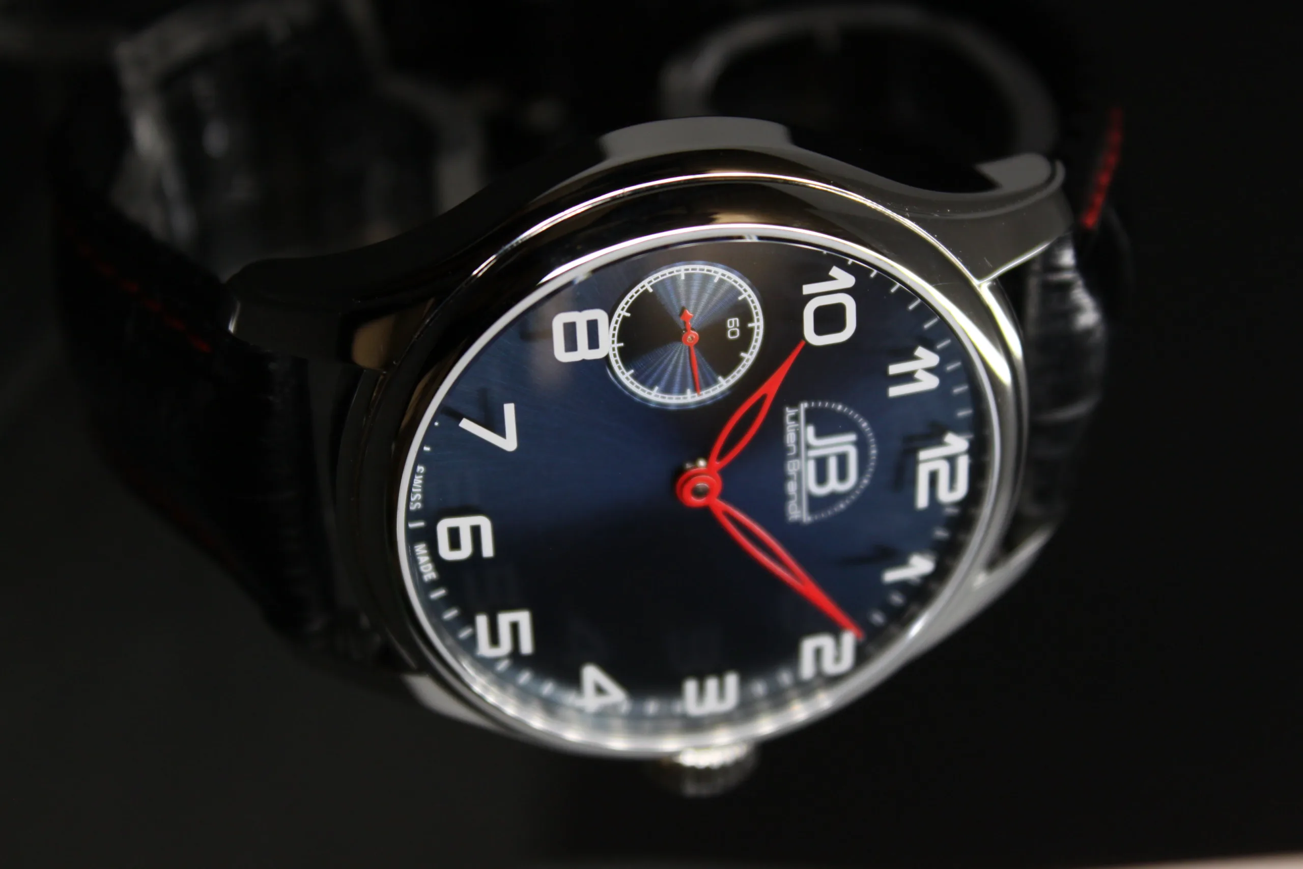 Série 2 Pièce unique I, montre suisse Julien Brandt