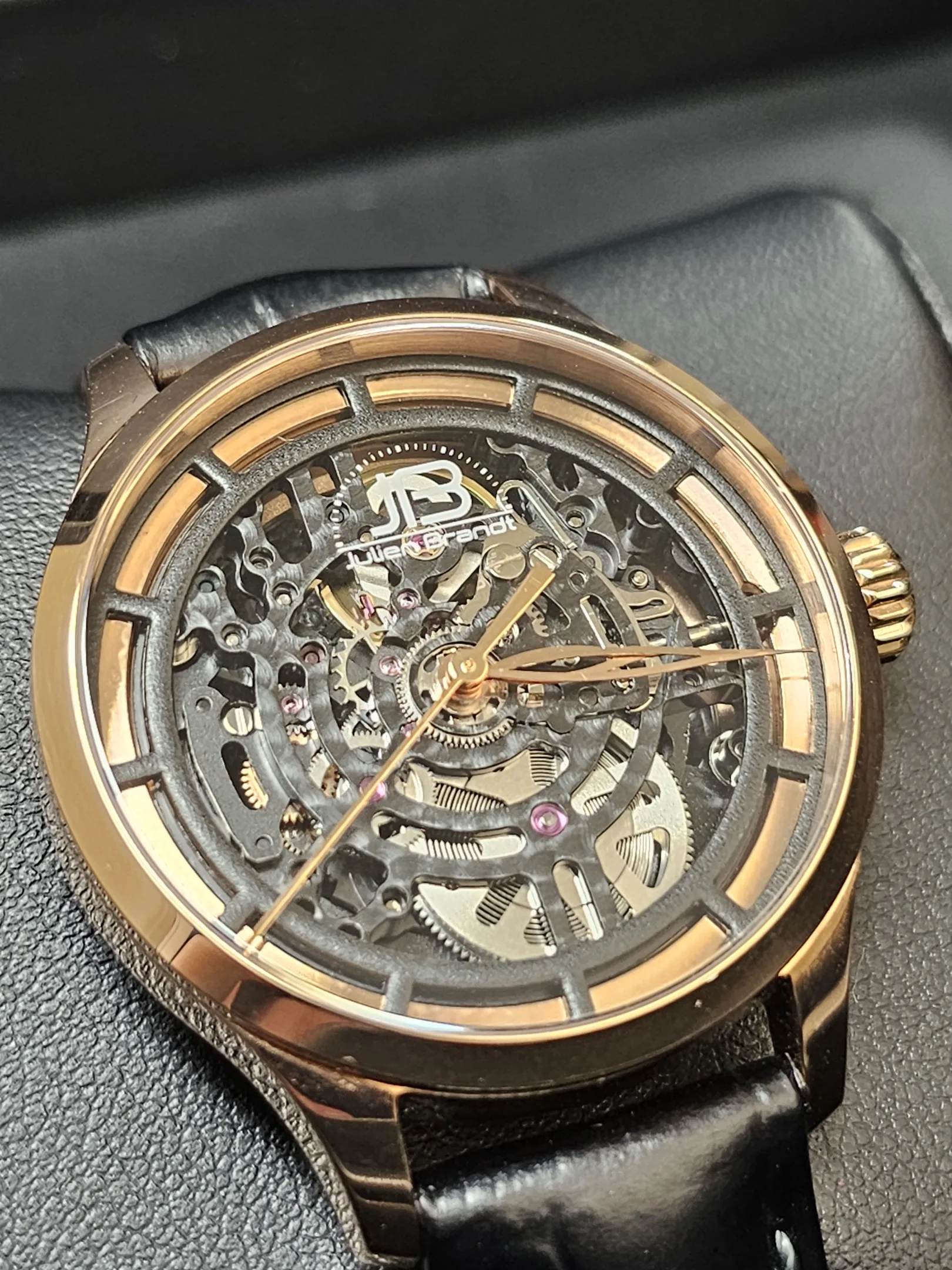 Série 3 Révélation, montre automatique suisse Julien Brandt