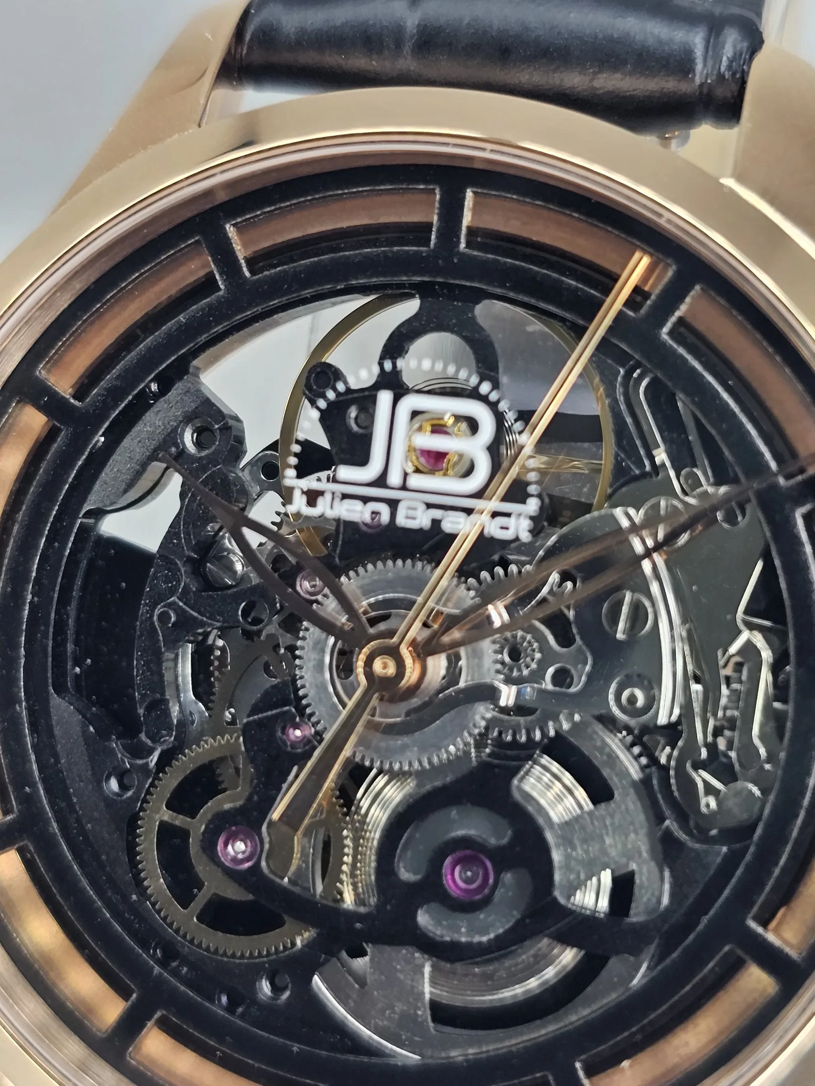 Série 3 Révélation, montre automatique suisse Julien Brandt, vue 3