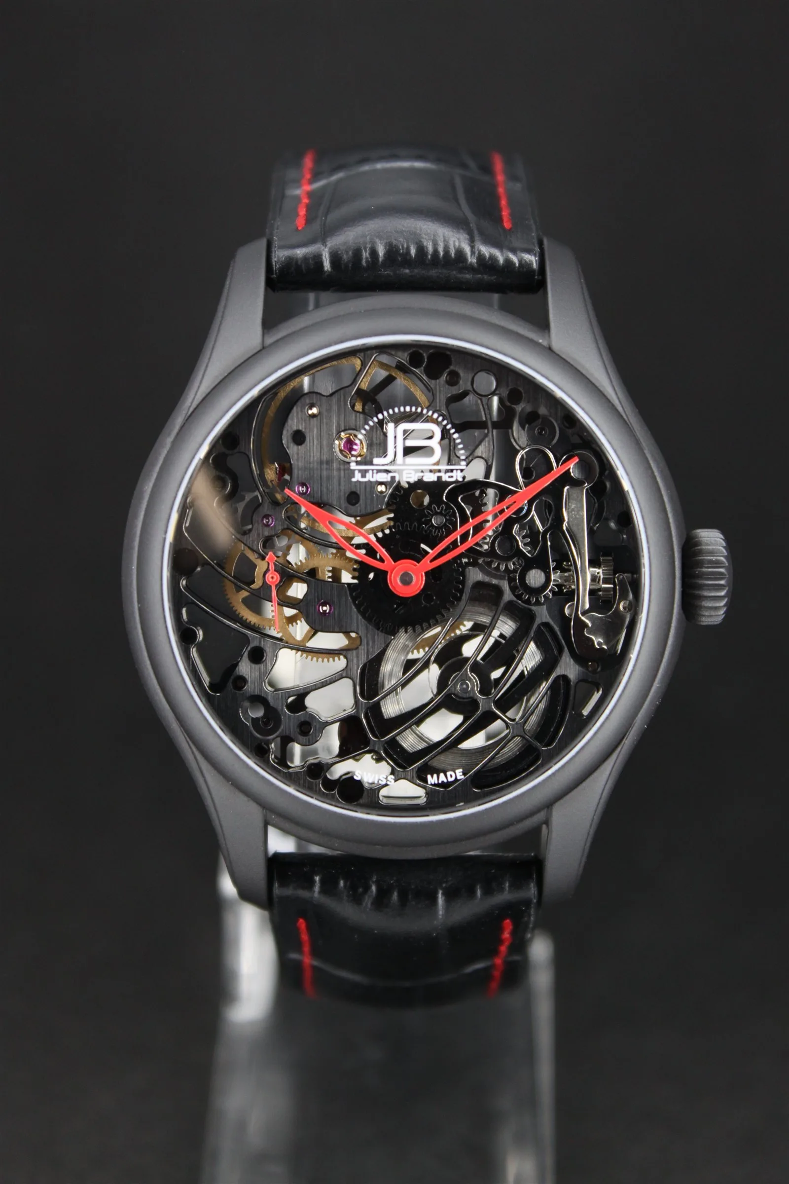S?rie 5 Noir et Rouge, squelette noir aiguilles rouges, vue 2