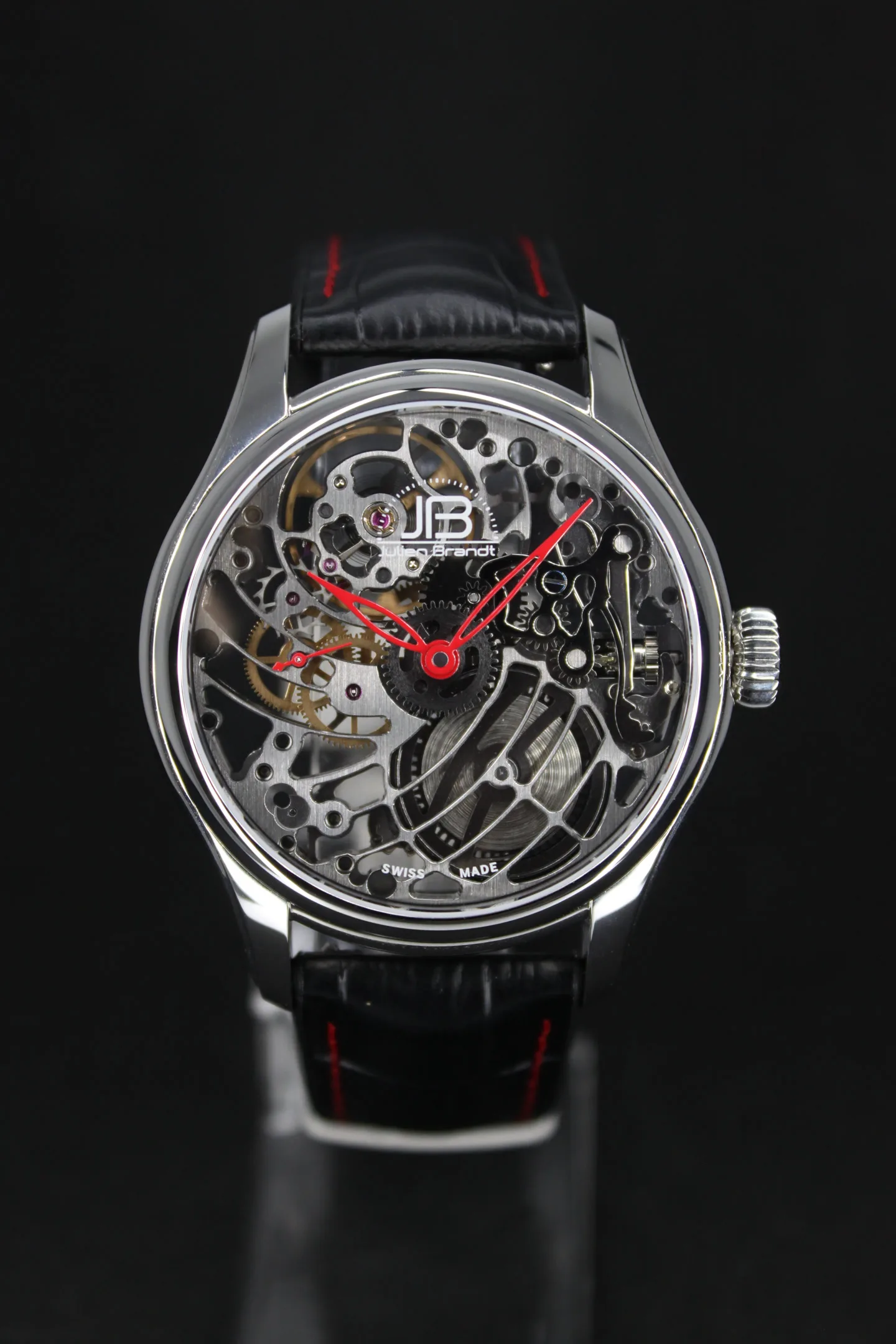 Série 5 Noir et Rouge, montre squelette suisse Julien Brandt, vue 3