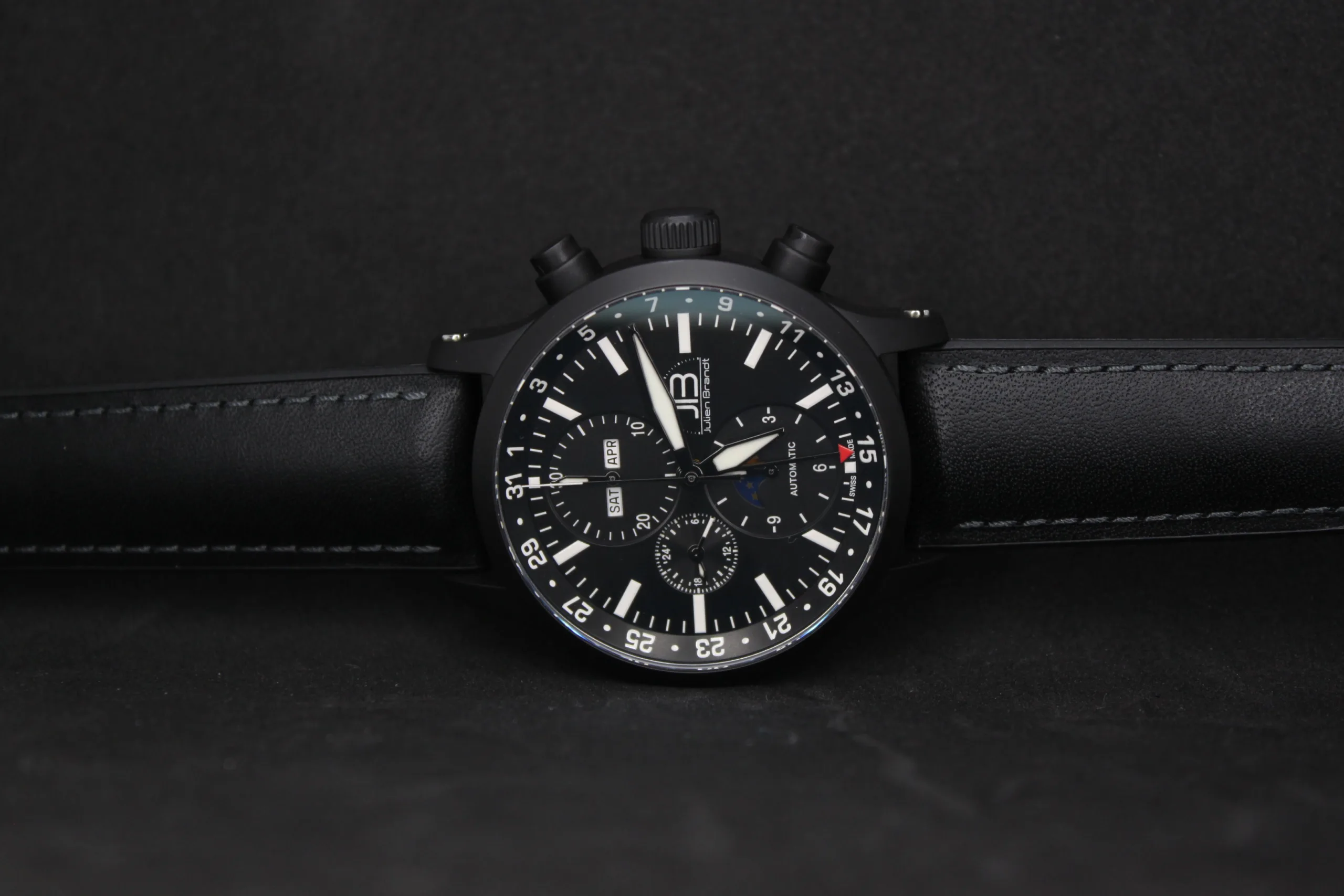 Série 7 Céramique Noire, chronographe suisse Julien Brandt, vue 5